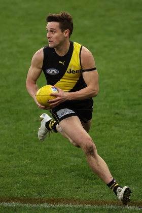 Jayden Short is carrying a lot of fantasy hopes this season as a bona fide premium. He has already shown over the last season or two that he can produce at a very high quality, and last year he added quantity to that as well. The early injury and gradual ageing of Bachar Houli only adds to the hype over Short, as it is hoped he can deliver even larger output in the absence of his older teammate. You don't see many tags on half backs these days, so he's a pretty solid bet to finish well inside the top six backs and maybe jostle for top spot by season's end.