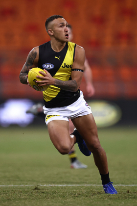 Shai Bolton has quietly become one of the elite midfielders of the competition, benefiting somewhat from the spotlight being on Dustin Martin and to a lesser extent on Shane Edwards. His best quality is his disposal under pressure, especially inside 50, and his goal assist stat is probably his most important KPI for Damien Hardwick. For fantasy coaches, however, quality which is not backed up by a certain quantity is not particularly useful for building impressive statistical totals, which has been true of a lot of Richmond players under Dimma.
