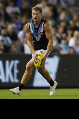 Ollie Wines has hit a good vein of form at a good time for Port Adelaide, with five fantasy tons in his last six games across both wins and losses for the team. He has suffered in years past from spending too much time in the forward line, but the advent of younger forwards to fill spots in the best 22 has freed him up to accumulate in the middle to maximise his personal output. He is in that tricky range for fantasy purposes of having a high floor but not that high a ceiling, which is very handy for draft leagues but not quite there for other fantasy competition types.