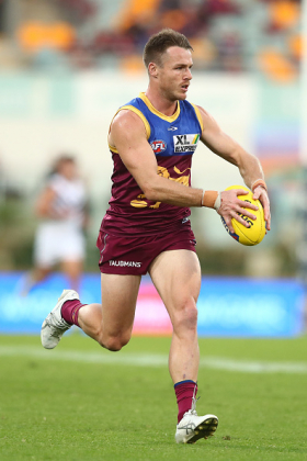 Lincoln McCarthy was in the votes last week with a crucial contribution in an unimpressive win over the lowly Kangaroos, with his importance reflected more in his Supercoach score. As a classic half forward flank who doesn't rotate through the centre much, his best game is built on hard-fought possessions inside 50, with 11 of his 13 touches against North being contested. Toby Greene gets all the press, and Linc is somewhat of a K-Mart Toby in the modern fantasy vernacular, but he's an interesting play in daily fantasy formats as his ceiling is decently high on his rare days out.