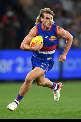 Bailey Smith is currently sitting on top of the fantasy averages for 2022, having missed round 2 with COVID exposure but a string of sensational scores either side. A preseason blip due to personal issues has not slowed him down at all. His breakout 2021 campaign culminated in a disappointing grand final and seemed to be concentrated mostly on his outside run, but he has blossomed now into a classic inside-outside beast, the pace of Patrick Dangerfield with similarly poor disposal skills at an efficiency struggling to reach 70%. A Dream Team god.