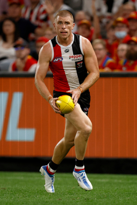 Seb Ross is one of a number of midfielders who have played support roles at St Kilda for the big dog of the club, Jack Steele, but it is those level of players who had to lift gears to make the Saints into a finals contender. Ross has done that job this year alongside the likes of Jack Sinclair, though his improvement does not show up much in his basic fantasy scoring. In Supercoach, he has posted three tons in a row and lifted his average somewhere near his previous bests from 2017-18. He would be an interesting POD choice from here.