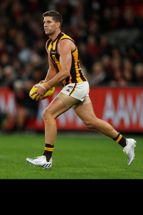 Luke Breust has always been a footy player not a fantasy player, concentrating on quality possessions rather than quantity with a starting position too deep to be an accumulator. Even when he has been asked to roam upfield to bolster the midfield he has never been one to cheat out the back for cheap stats, preferring to maximise his hurt factor. Even in Supercoach that rarely translates to premium scoring, except on those rare days where he kicks a bag of goals. Might his 250th against the resurgent Magpies be one of those days? A brave daily fantasy coach may think so.