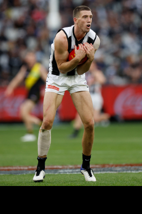 Darcy Cameron replaced Brodie Grundy in the Collingwood side due to long-term injury, and in retrospect he could very easily have slid his way into a heap of fantasy sides the same way as his statistical output has been more than adequate as a replacement. His record playing as a ruck/forward was much less than impressive but it appears this was his time and he has taken the chance with both hands, holding his own in ruck and being more dangerous than Grundy when moving forward. One wonders if he will seek a contract elsewhere.