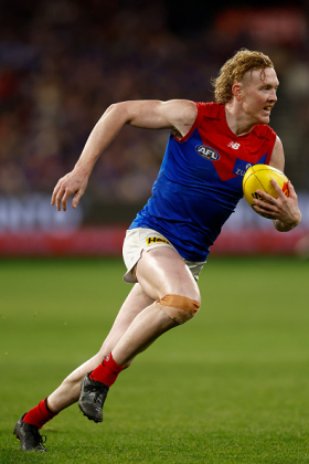 Clayton Oliver is one of the favourites for the Brownlow this year on the back of a highly productive first half of the 2022 season, racking up clearances to jet the Demons to first place on the ladder... until last week, when their third loss in a row saw them passed. Melbourne's run of poor form has highlighted some weaknesses in their game, one of which is the fact that Oliver's clearances tend to be rather aimless and turned over a lot. He does get involved after the clearance in possession chains, which makes him a fantasy premium, and his owners don't care.