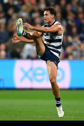 Jack Bowes is one of a number of younger Geelong midfielder who need to take the next step for the Cats to return to contending after a poor 2023.