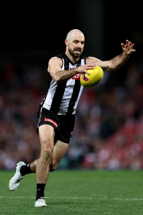 Steele Sidebottom is part of the oldest team ever to be named in the AFL tonight in the clash against Carlton, having reverted from a half back role last year to his more regular midfield spot, with even more centre bounce attendances than has been the norm through his long and illustrious career. The list profile of the Magpies is, like most fantasy teams, a combination of old guns and young rookies. That works when your main goal is stats, but it may not carry the Carringbush back to flag favouritism if they have to rely on Rusty for 25 matches.