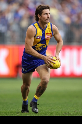 Liam Baker has played various roles for West Coast this year, mostly at half back and/or on ball, but last week he started on a half forward flank in a position most recently filled by Tim Kelly, who had gone back to the WAFL to find form. Even though the Eagles have lost a lot of soldiers in their front six this year, Baker turned out one of the most impressive quarters from anyone for the season in Q1, scything passes to leading forwards and using excellent vision to spot up target passing around the 50m arc. Is this his best position in the West, or will Kelly regain it this week?