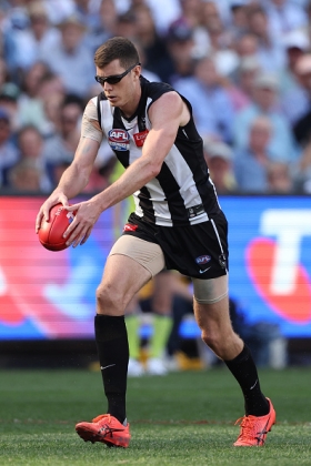 Mason Cox has returned to the senior Collingwood side after a long injury layoff and settled back in to his dedicated inside mid role, covering for the injured Jordan De Goey and allowing coach Craig McRae the luxury of starting his champion Scott Pendlebury on the subs bench last week. Long term it seems like Ned Long will be Titchell's replacement in the Pies best 22, albeit Long got his pants pulled down in the Suns game by a supremely confident Matt Rowell. The knock on Titchell has always been that he can't do much other than play inside, but in this Pies team that's all they need.