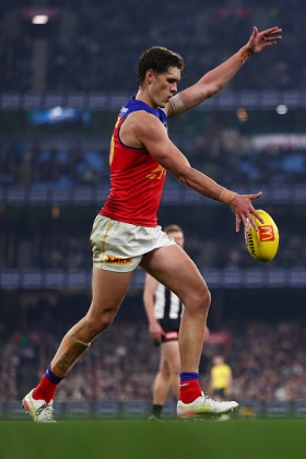Henry Smith made a big splash last week in the Lions' win over Collingwood at the MCG, booting a bag of goals and torching the undermanned Magpie defence in the process. Fantasy coaches desperate for a point of difference off the draft pool might be tempted to slot him into their teams this week as Brisbane hosts the Swans, whose season is over with many soldiers missing among their tall brigade. With significant rain forecast for that twilight game, coaches should probably look elsewhere as there are better opportunities for forwards to fill their boots this round.