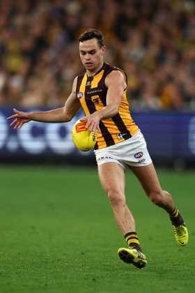 Karl Amon was in the news this week for being held out of some training sessions at Dingley during the week, as he manages ongoing knee soreness. Players of his age have almost inevitably got something chronic afflicting them which they carry through games and seasons, and for Amon it's the knee. This does not necessarily mean that his statistical output is going to be down this week; sometimes the injections given every week for this sort of problem do the job, sometimes they don't. If allowed a choice, nevertheless, fading him is the safe option.