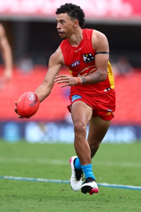 Malcolm Rosas booted a massive bag of seven goals two weeks ago in a home win over Melbourne. Last week, he was held scoreless from seven touches. Such is the lot of the small forward, almost wholly reliant on supply from midfield and the flow of the game around him. When he is able to rove at the foot of strong key forwards who draw packs to them, he can add plays to the highlight reel and score heavily. At other times, when things are tight and contested, players like Rosas can go missing. This is why fantasy coaches prefer high half forwards who accumulate to crumbers.