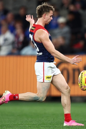 Harry Sharp has established himself in the best 23 at Melbourne this year, filling a front six spot vacated by Alex Neal-Bullen last season. With Tom Sparrow levelling up from a similar role to become an inside midfielder, the Demons needed a goalkicking crumber, and in Sharp they have a fine example of nominative determinism. Unlike ANB or teammate Kade Chandler, Sharp's best game seems not to be playing the modern high half forward role, but running to the foot of key forwards to mop up opportunities for scores. As such, he's not much of a fantasy factor.